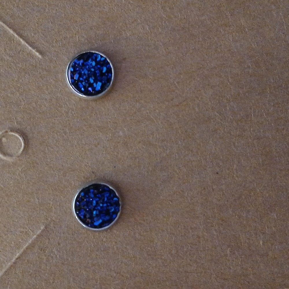 Sparkling Midnight Blue Earrings - Picture 1 of 2
